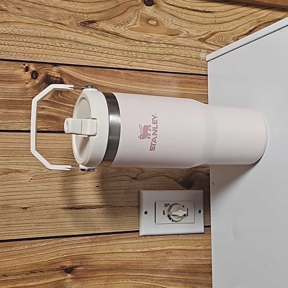 Stanley 30 oz ice flow